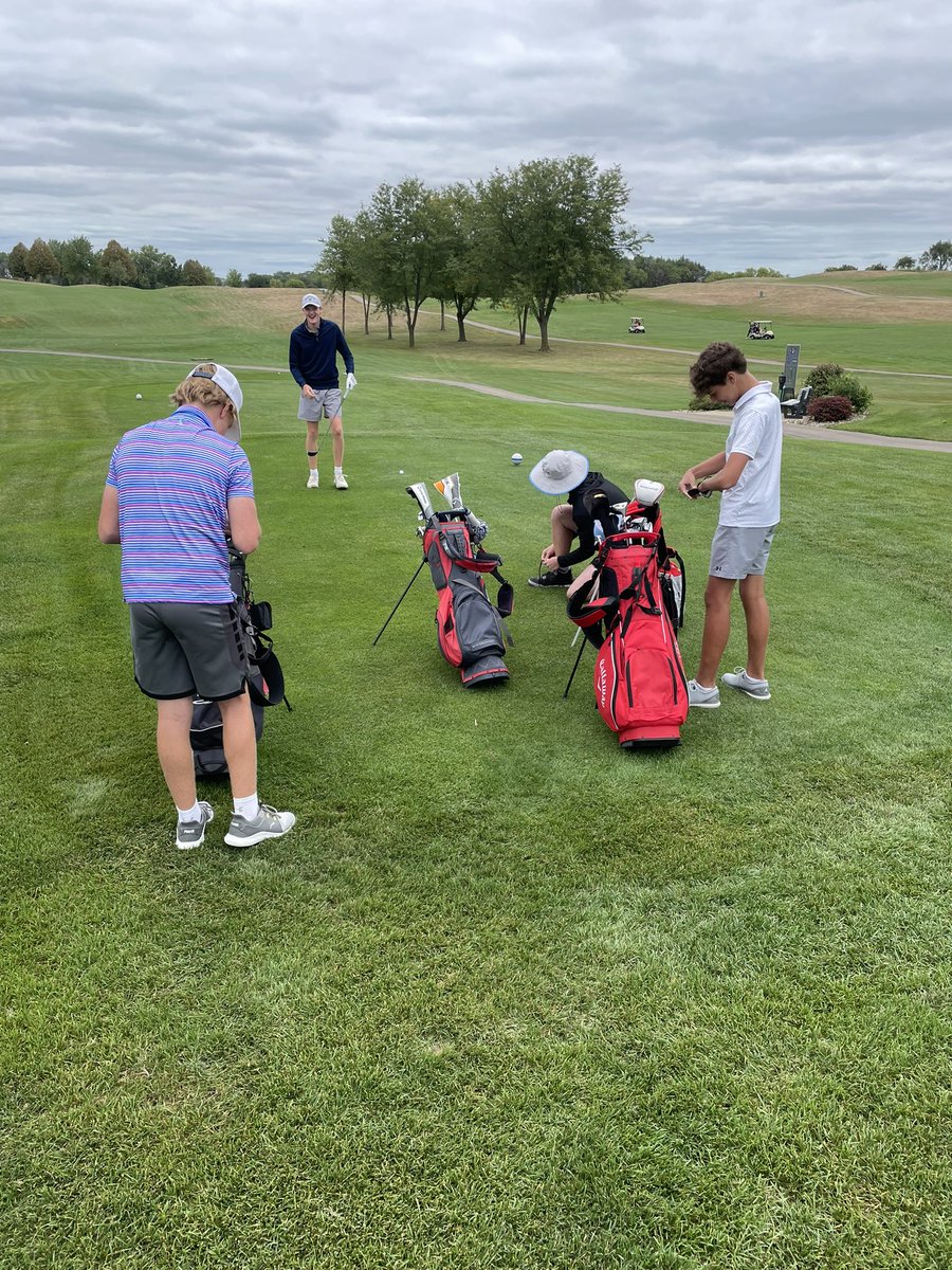 Huge 1v1 matchup today between <a href="/MaxHuntley6/">Max Huntley</a> and Murphdog.  The tension has been brewing for days.  We’ve got Aidan and Praught tagging along to keep the peace
