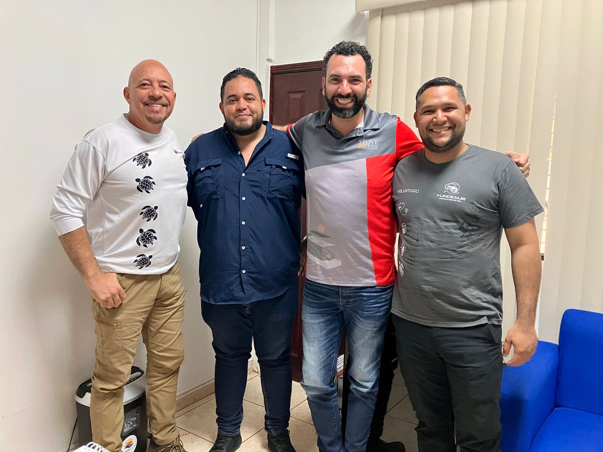 Alex and Yader are in Honduras! During their travels, they had the privilege of sitting down with a local nonprofit, Fundeseur, to learn more about their mission of working in the shrimp industry to improve the quality of life of families and community organizations in Honduras.