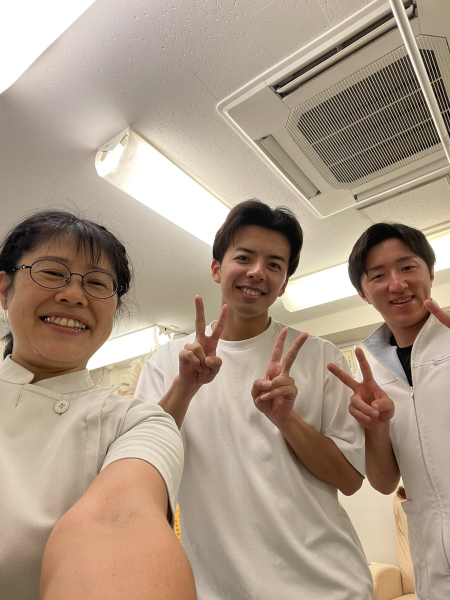 SUGISAKI_Co's tweet photo. ＃明治座 にて、本日より ＃公演開始です。＃純烈 さんと ＃共演 している #藤田誠樹 さんが先日 ＃本番前乗り ＃ケアにご来院 下さいました。前回は ＃吉幾三 さん公演で ＃共演者 の ＃五代桃華 さんの ＃紹介でご来院。以来、 ＃メンテナンスで ＃ご愛顧 くださってます。 https://t.co/eV2nZrEmHi