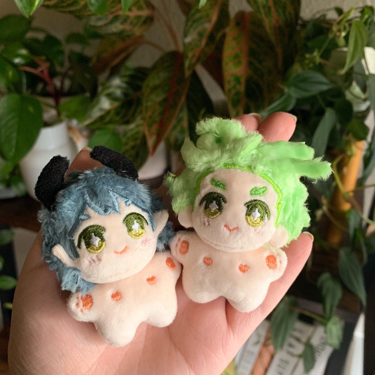 malleus and sebek samples came in today they’re so little 🥺🤏🏼💕