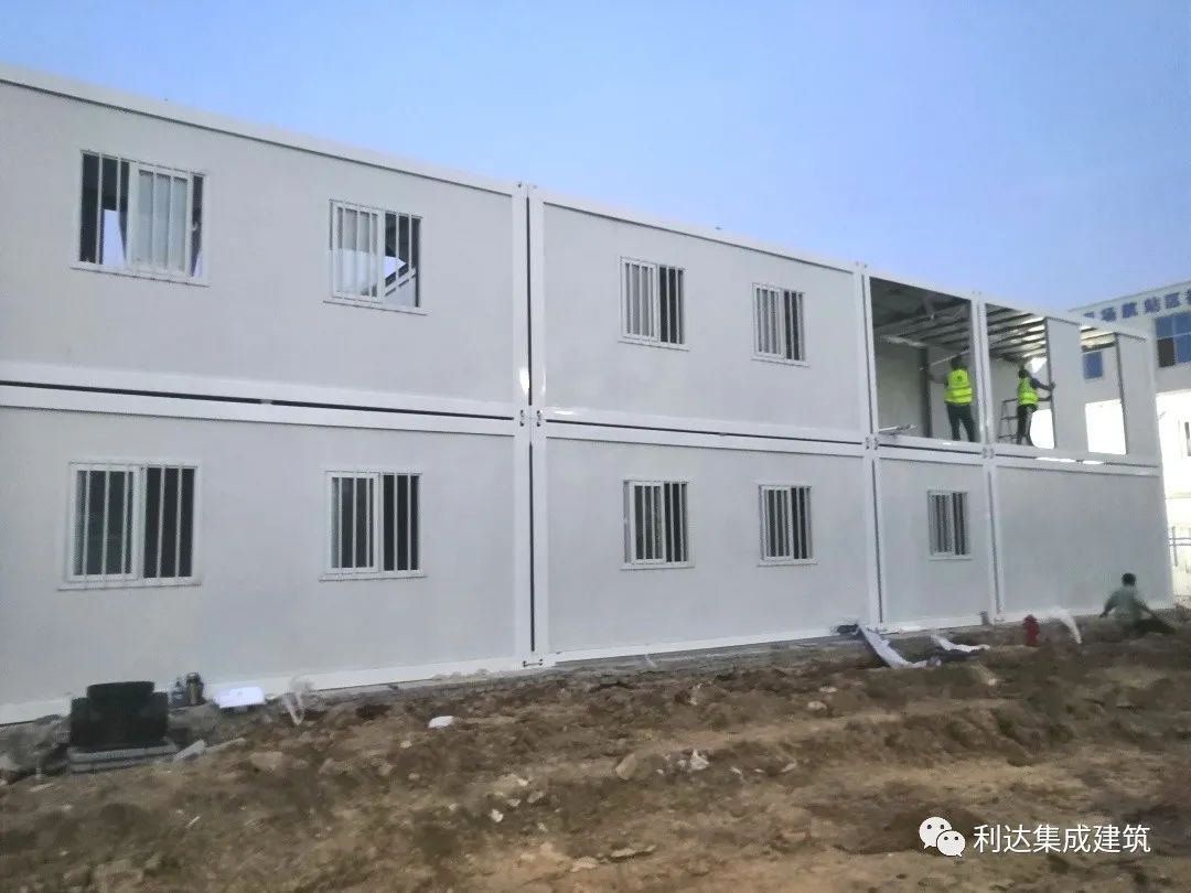HenglidaCo's tweet photo. Flat Pack Container House won't come to you unless you buy it. #flatpackcontainerhouse https://t.co/GvwmZnyAxZ