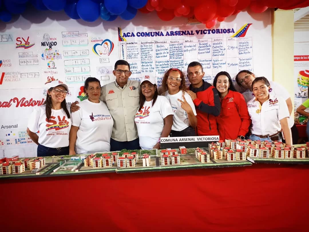 Majestuosa  la Inaguracion de nuestra BMS ARSENAl VICTORIOSA en nuestro Urbanismo ARSENAl, dónde tuvimos el Placer d un pase presencial <a href="/NicolasMaduro/">Nicolás Maduro</a>  a nuestro Ministro Villarroel <a href="/Soykarinacarpio/">Karina Carpio</a> <a href="/BrullerbyPSUV/">Brullerby Suárez</a> la Camarada Marjorie Moreno y la consentida Yohaly Herrera.