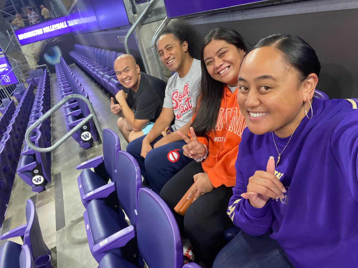 dreagee's tweet photo. #GoHuskies #PointHuskies https://t.co/wHKQd7wdlM