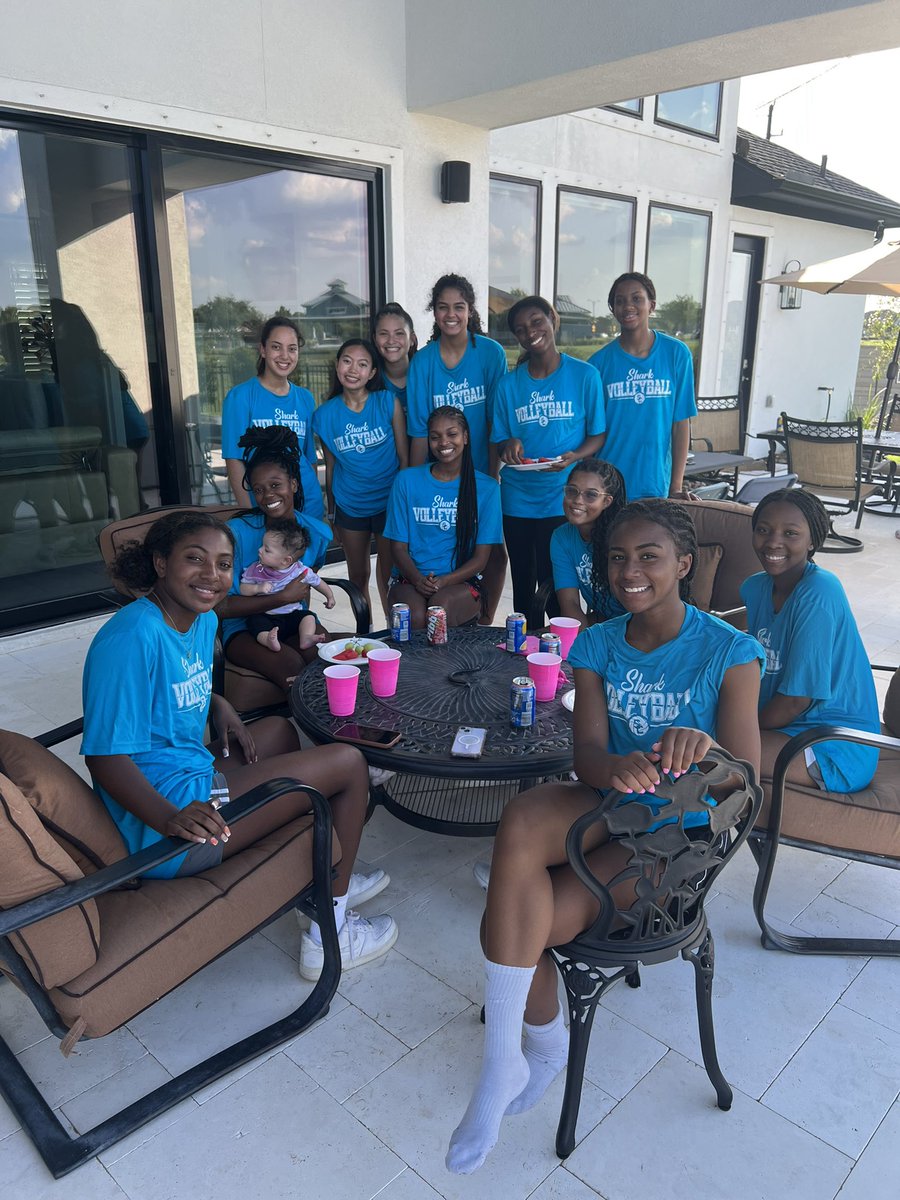 ShadowCreekVB's tweet photo. First pasta night of the 2023 season! Ready to kick off district tomorrow!! 🦈🏐 https://t.co/95Kfl8TRVm