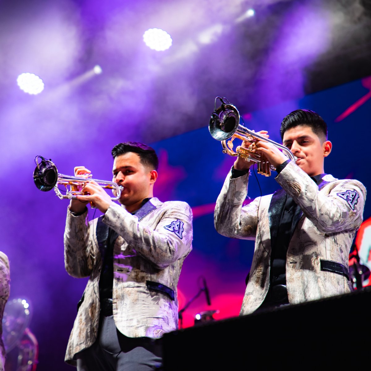 Arrolladora's tweet photo. Estamos ya listo para un fin de Semana #Arrollador. Nos vemos mañana en el palenque de #Tijuana y el Sábado en #CDMX en el #ArreFest ¿Dónde nos acompañarán? allá nos vemos  #Arrolladora 🔥🍋 https://t.co/LEgA2xz7vd
