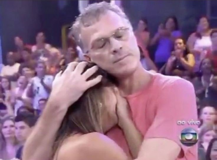 jongswol's tweet photo. Nossa depois de hoje o Medina PRECISA colocar o Bruno e o Ne-yo no mesmo dia no Rock In Rio #NeYoNoMultishow https://t.co/DAavHTiCCH