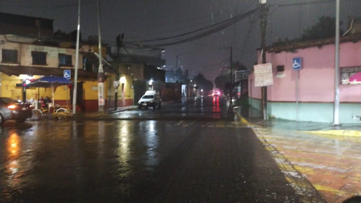 FerFlores_Emp's tweet photo. Vigilamos nuestro #Metepec, en esta noche de jueves.

Hay lluvia en varios puntos.

#MetepecBrilla
#CiudadanosGobernando https://t.co/O4G8FNqROJ