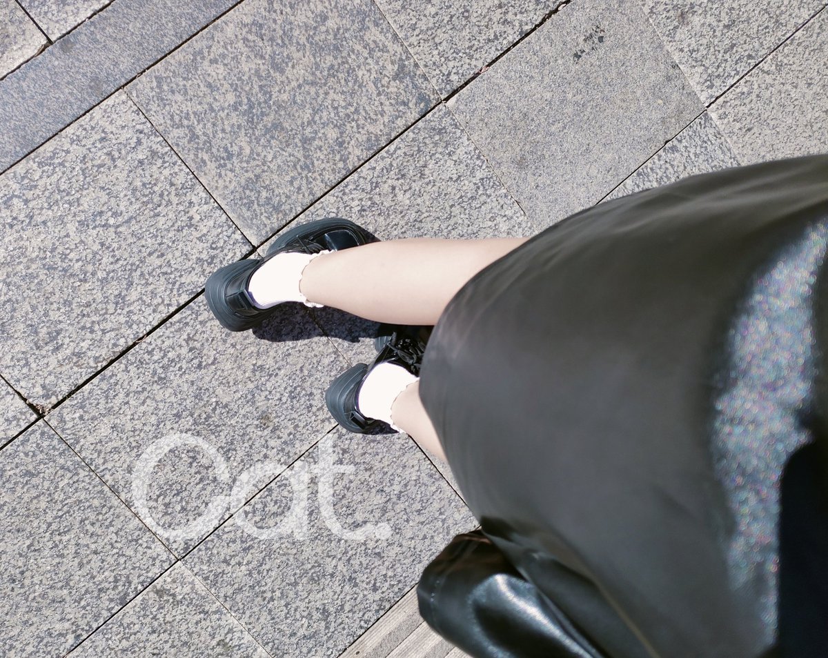 Cat2033625's tweet photo. 跟上我的步伐，撸你的废物鸡巴，用力闻我的香脚，贯穿你的大脑，掏空你的钱包，下贱东西🖕🏻 https://t.co/ZmLqMEdA3I
