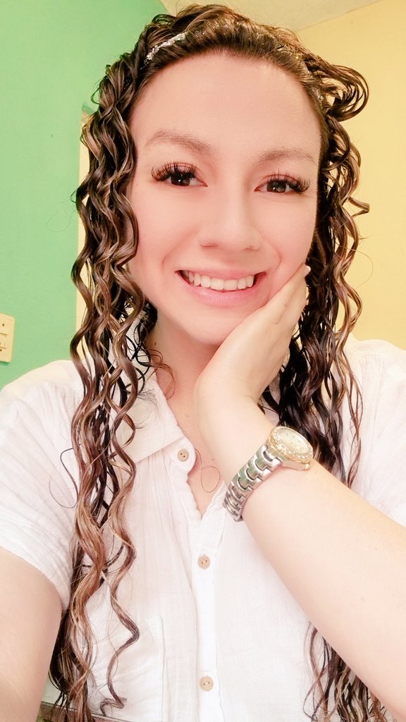 VIVIR ES NACER A CADA INSTANTE
Hay que vivir el presente y no creerse atado al pasado. #psicologia #psicologawendyz