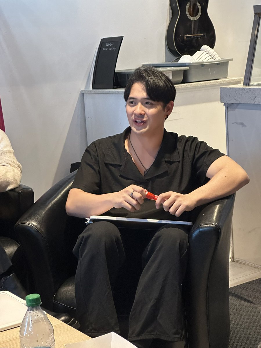 IamJunJoel's tweet photo. Up close and personal with #BGYO.  
Such A Humble &amp; Very Down To Earth Individuals. 1 of 2.

#BGYOinCanada #1MXToronto @bgyo_ph https://t.co/uYc23IViUY