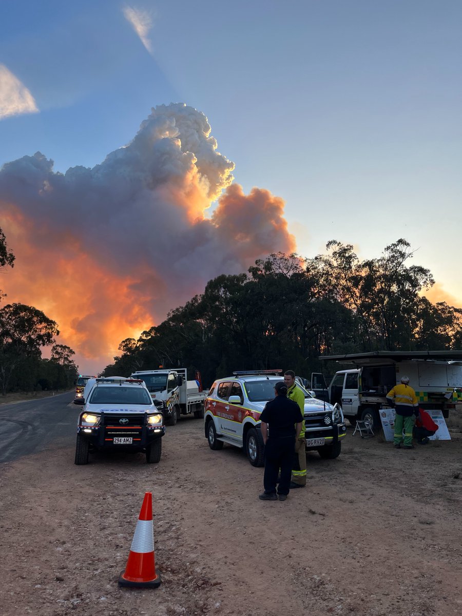 Queensland Fire Department tweet media