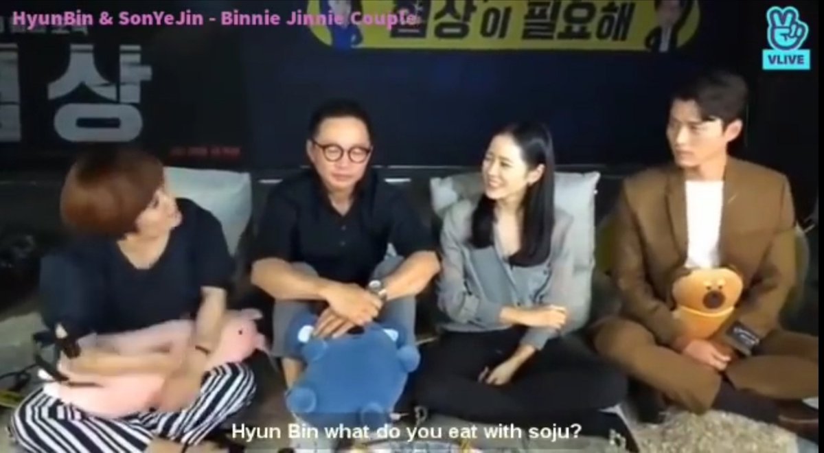 AmLiRa7's tweet photo. That time Hyun Bin said he liked eating pork belly with soju and Yejin said it's because he's rich 😂
I guess they're both rich 😭😂♥️ https://t.co/xONsB5qNHK