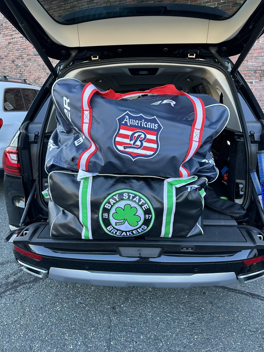 elitestars24's tweet photo. And another year begins…@SuperSeriesAAA Boston Breakout. Load up the cars and get ready for some fun! @2012AmericansE9 @theamericanshc @BSBhockeyclub @MYHockeyRanking @e9bhlhockey @fedhockey @usahockey #ESHC https://t.co/nUNgUzhMGl