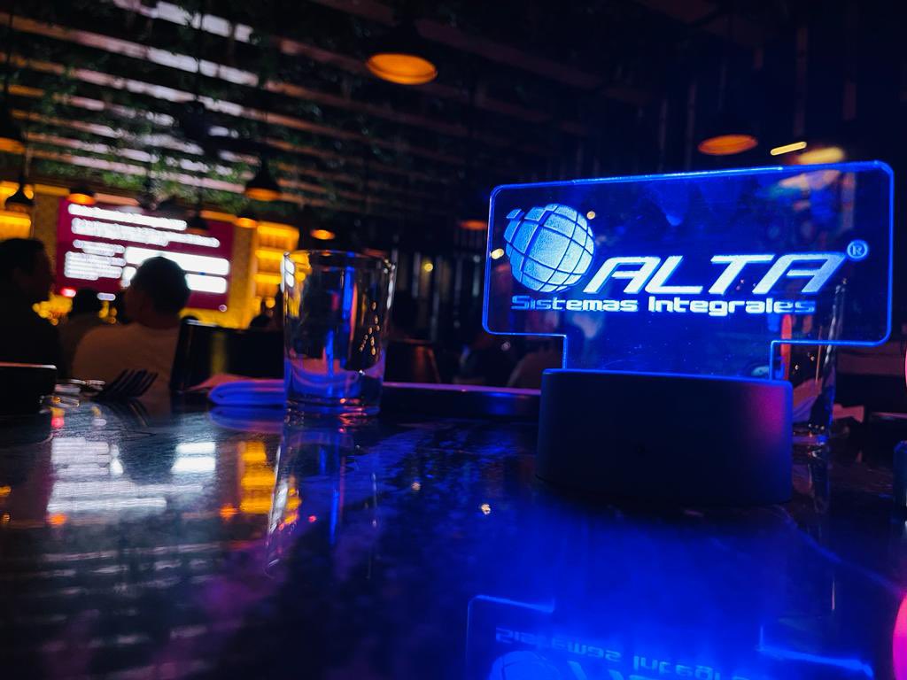 altasistemasmex's tweet photo. Que gran noche, grandes personas exponiendo de nuevas tendencias en ciberseguridad y AI, mil gracias a todos nuestros clientes, amigos y socios de negocios! Pero más gracias equipo de Alta Sistemas que sin ustedes no estaríamos aqui. https://t.co/Us26A08ggU