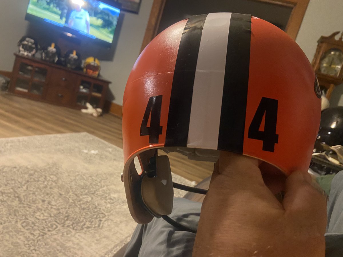 First of the 2023 senior helmets