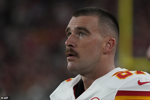 BritChiefUK's tweet photo. The Chiefs are missing 3 of their stars tonight, yet the team hasn't missed a beat! #ChiefsKingdom https://t.co/ZzXTqBh62l