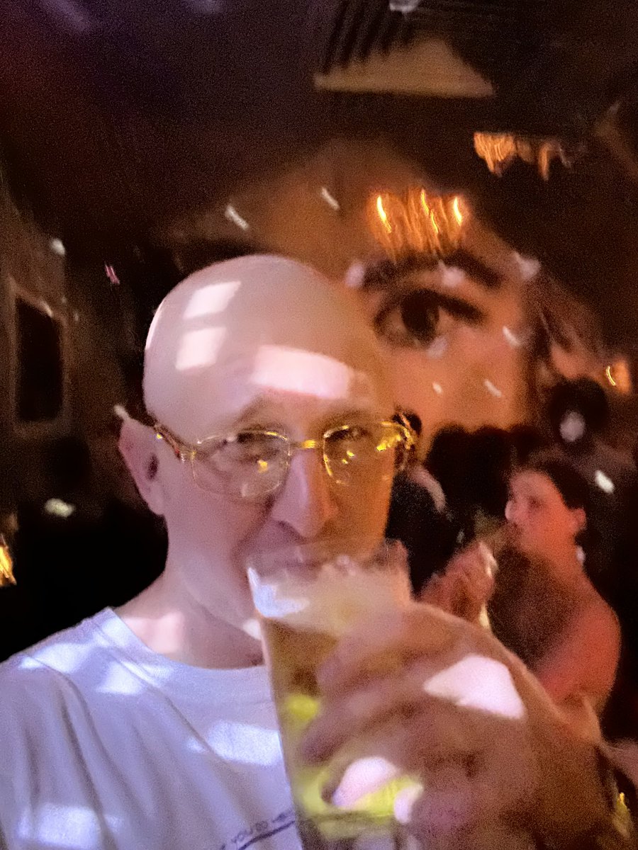 FeitsBarstool's tweet photo. Im at a 24th birthday party. I’d be self conscious abt being old but who gives a shit I’m bald. https://t.co/QIRdxicEj4
