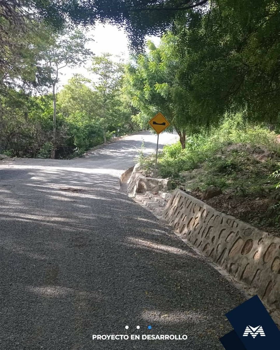 Ivanoscarvargas's tweet photo. Seguimos avanzando con la rehabilitación de caminos vecinales en San Juan de la Maguana, llevando progreso y desarrollo a las comunidades aledañas.
#Marvar #Construccion #ConstructoraMarvar #Construction https://t.co/UnaUnXWQFz