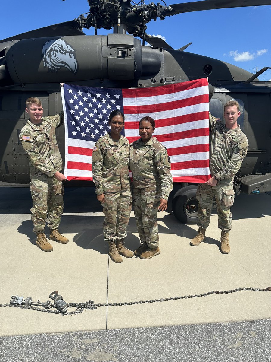 BarcliffDysha's tweet image. Oath of Enlistment, long honored tradition to continue service to our nation. Sacrifice, Family and Tradition. #30daysOnTheJob  #LovingEachMoment #LeaderDevelopment  #ProfessionalOrganization