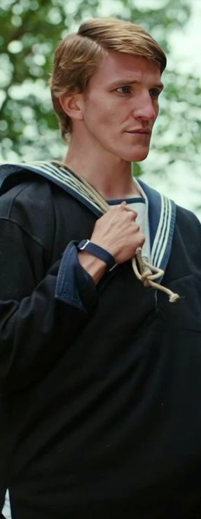 👀Ewan Mitchell facial structure change over the years