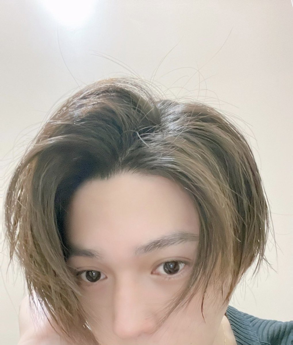 bttm3
東京2日目です🗼

雨凄いし
滑ったりもするので
本当に安全第一で
来られる方は皆さん無理せずに
気をつけて来てくださいね（ ;  ; ）

もし今日がダメになってしまった人がいたとしても必ずまた会えるようにするので自分を1番大切に過ごしてください☺️

八木勇征