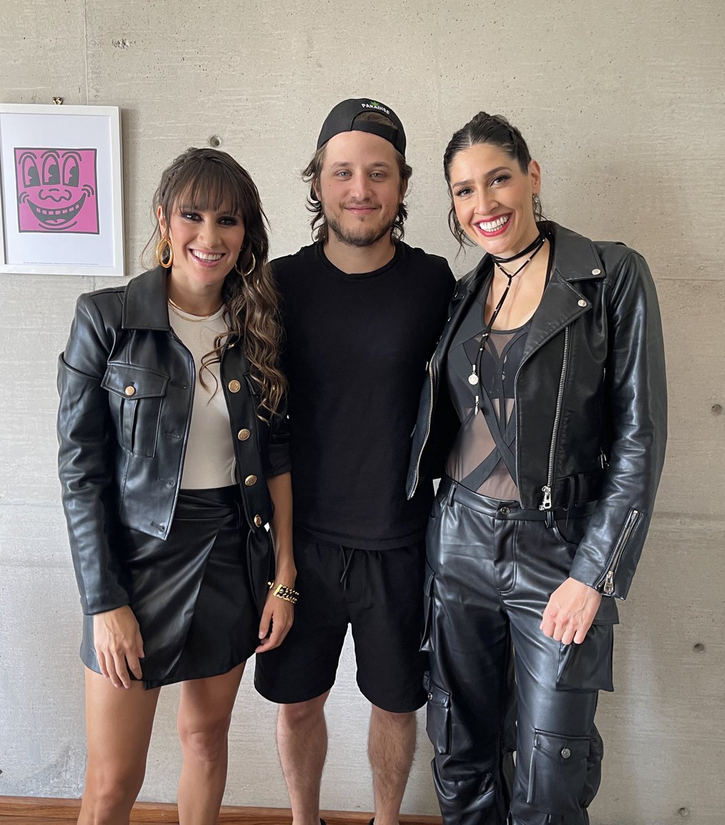 Ya está arriba el nuevo episodio de CREATIVO con <a href="/haashoficial/">Ha*Ash</a> 🔥🔥🔥

Platicamos de su vida, sus inicios, cantar en prisiones, lo que cambiarían de su carrera y muchas cosas más….

▶️ youtu.be/-dxmSx3GqCo?fe…
🔉 music.amazon.com/podcasts/25e2e…