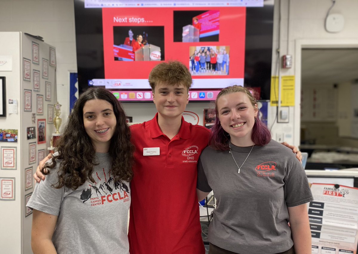 FCCLA Presidents photo! Lauren, @awlsjh FCCLA Pres; Grant, @ohfccla FCCLA State President, &amp; Grace, <a href="/awlshs/">A. W. High School</a> FCCLA President.  Thank you for coming to present to the youngest new FCCLA members at AWJH!
<a href="/pentacareerctr/">Penta Career Center</a>