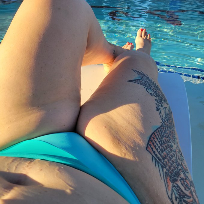Spent the afternoon lounging by the pool getting some much needed R&amp;R. https://t.co/Bh5GjN3eeG<a href="/tag/mvsales"class="tags"><span>#mvsales</span></a>