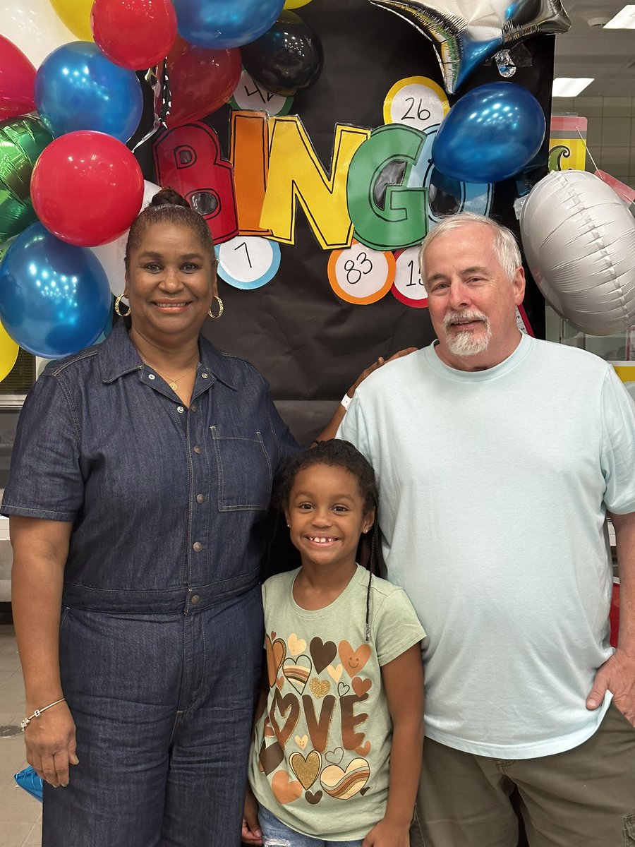 MeridianaElem's tweet photo. A GRAND time was had celebrating our grandparents at our First Annual Grandparents Bingo!  #alvinisd https://t.co/iMkzTfUwpF