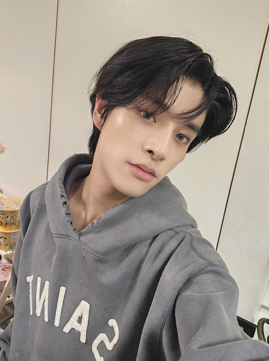 simjakethinker's tweet image. jakes selfies lately have been a little too good 🫠 

#enhypen_jake #ENHYPEN #엔하이픈 #JAKE #제이크 #ENGENE #엔진