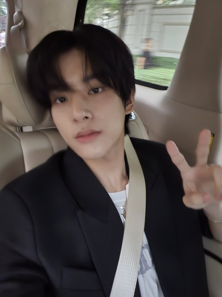 simjakethinker's tweet image. jakes selfies lately have been a little too good 🫠 

#enhypen_jake #ENHYPEN #엔하이픈 #JAKE #제이크 #ENGENE #엔진