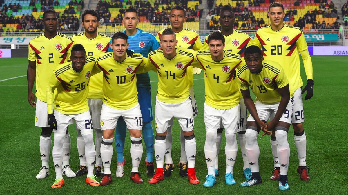 leocaste22's tweet photo. Me produce nostalgia esta fotografía al recordar mi paso por la Selección pero confiado que quienes están hoy, defenderán los colores con todo el amor. Hoy juega la Selección así que apoyemos a los muchachos que llevan los sueños de millones de colombianos. Vamos Colombia 💛💙❤️ https://t.co/iiVN7hhiDJ