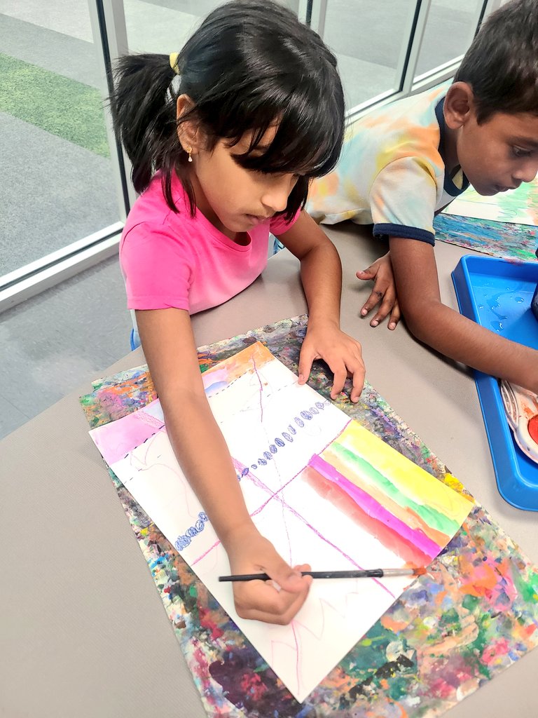 MissLugo_'s tweet photo. Kinder doing an amazing job being learners in Art and using proper painting techniques! @BrightAcadFISD #FISDfineartsleads https://t.co/OxubWpKNA7