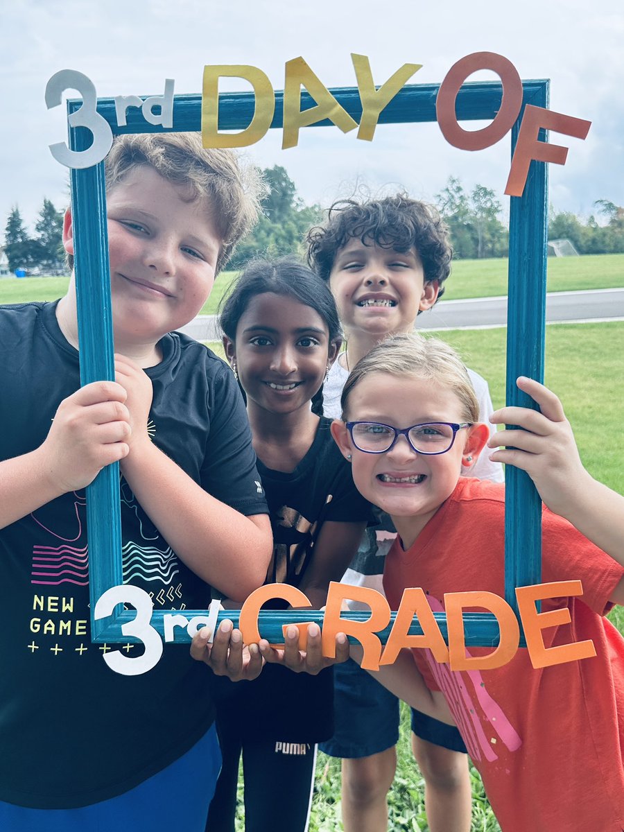 cgasiewicz28's tweet photo. Celebrating the Third Day of Third Grade! https://t.co/FJTmokJNUq