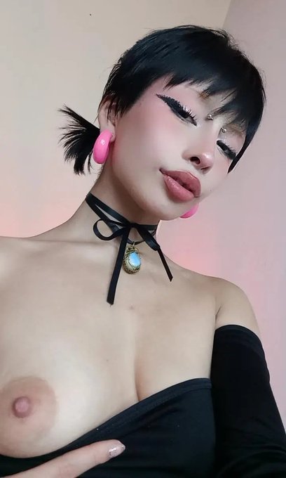 C&aacute;llate perra https://t.co/7xmVd4qTUw<a href="/tag/rt"class="tags"><span>#rt</span></a>