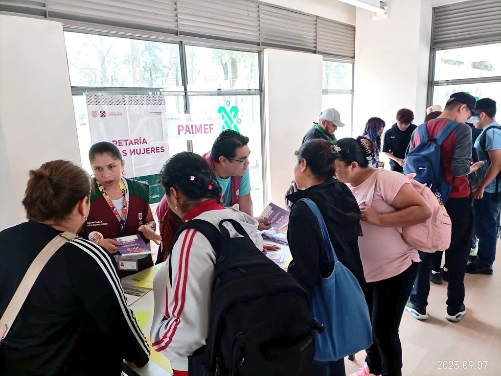 SeMujeresCDMX's tweet photo. 🟣En la @SeMujeresCDMX seguimos trabajando en las escuelas de nivel medio superior para la prevención primaria de la violencia, por medio del Programa de Apoyo a Instancias de Mujeres de las Entidades Federativas #PAIMEF2023.

🔸 @IEMS_CDMX 
🔸 @CONALEP_Mex 
🔸 #CECyTs
🔸#CETIS https://t.co/oMbWCpihEh