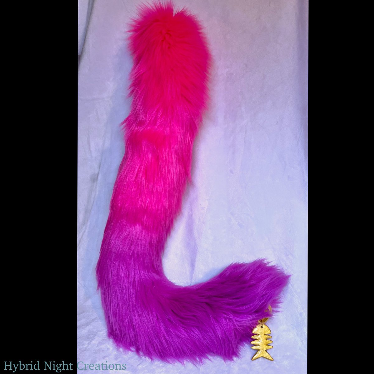 Part of one of our larger commissions, created for Boris from “Alice in the Country of Hearts”. Custom dyed purple tip and hand sculpted and resined charm.

#hybridnight #hybridnightcreations #cosplay #aliceinthecountryofhearts #borisairay #ボリスニエレイ #ハートの国のアリス