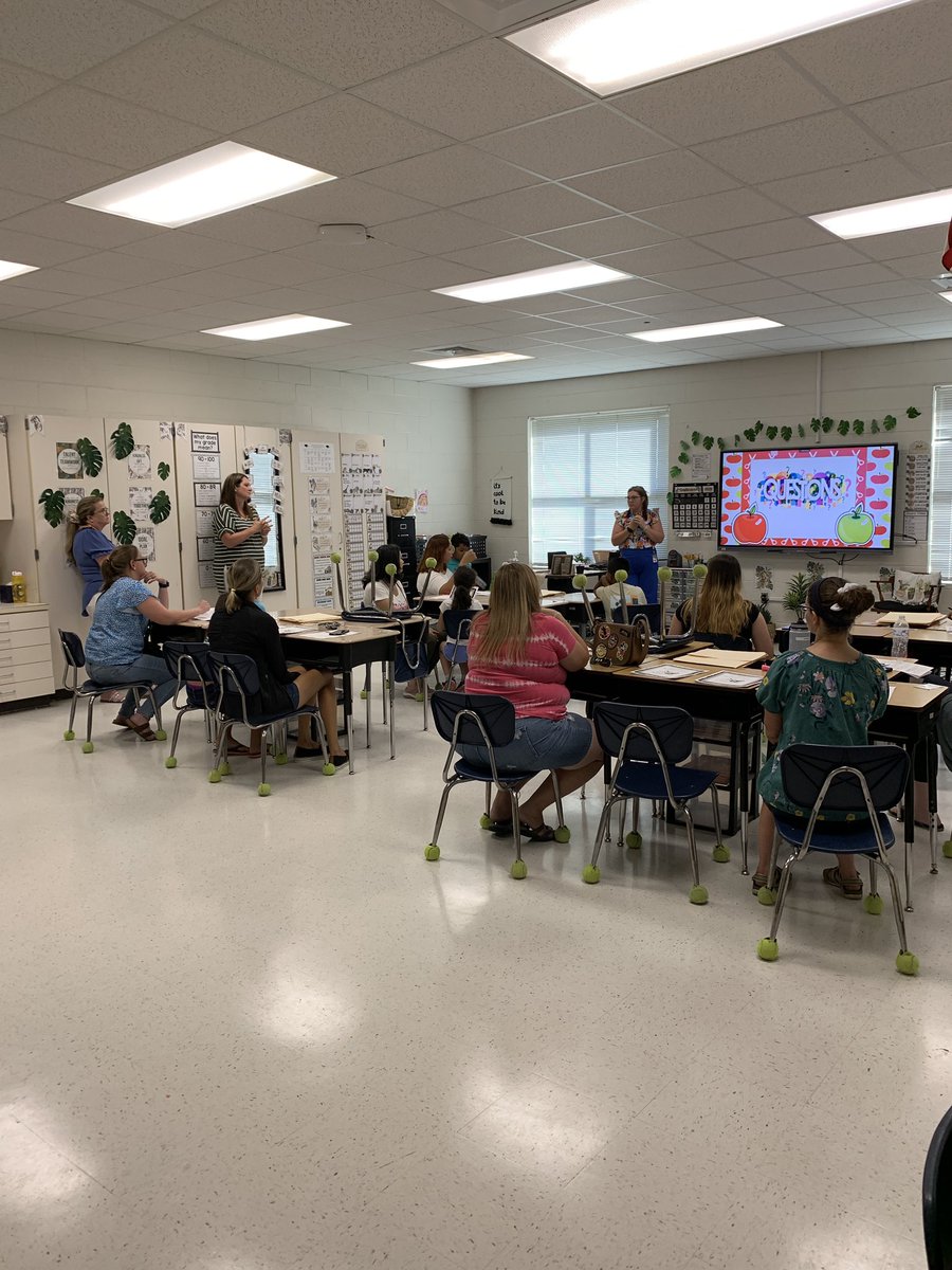 Second and third grade parents discussing testing expectations and RTA Pathways. #soaringtonewheights
#rockfishravens
#wearehoke
#oneteamonegoal