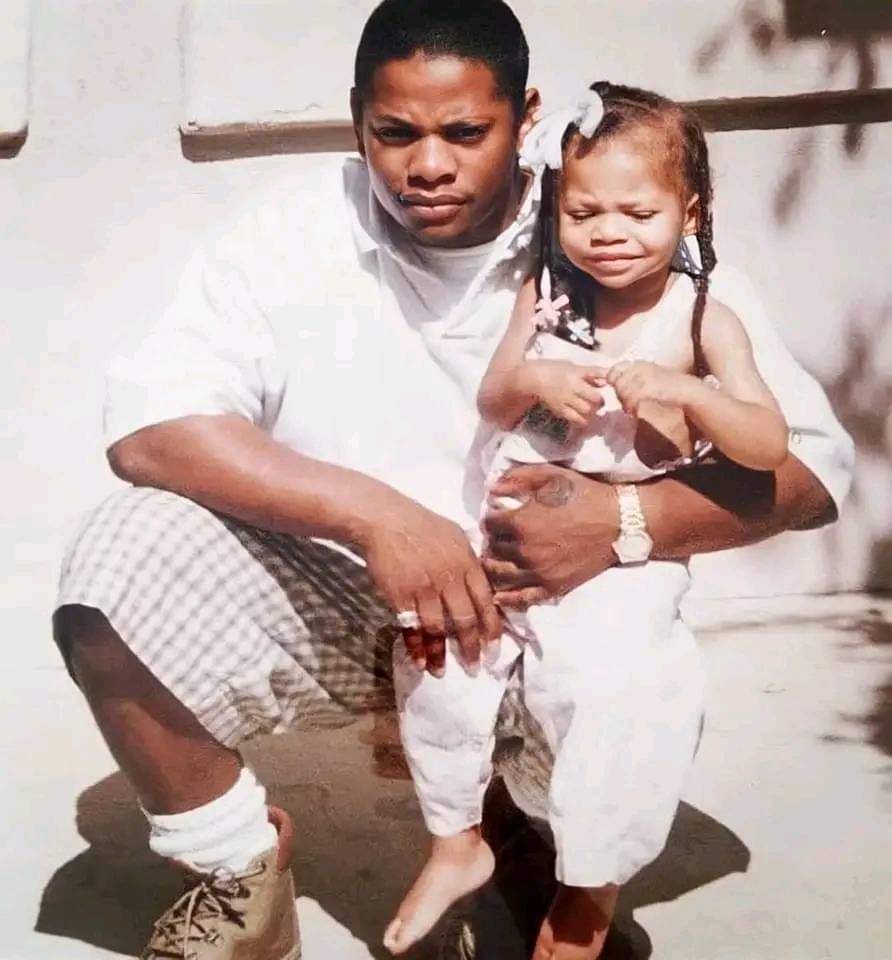 HansomRansom4's tweet photo. Happy birthday Easy E with Daughter Erin. #easye #rapper #NWA #erinwright https://t.co/mV73VsZyXt