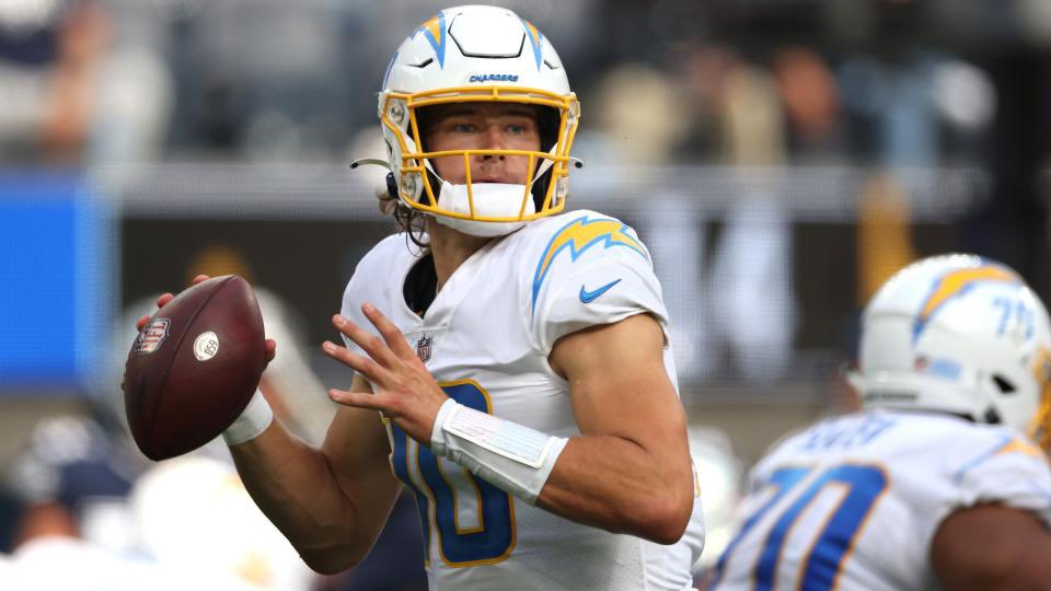 ChargersOMFL's tweet photo. Herbert throws 4 TD’s and no turnovers as the Chargers thrash the Titans 49-14 to improve to 2-0. Bosa got going with 2.5 sacks and a forced fumble as the Chargers defense also had 2 defensive TDs @GrownFolksOC https://t.co/l2AXxWwgGk