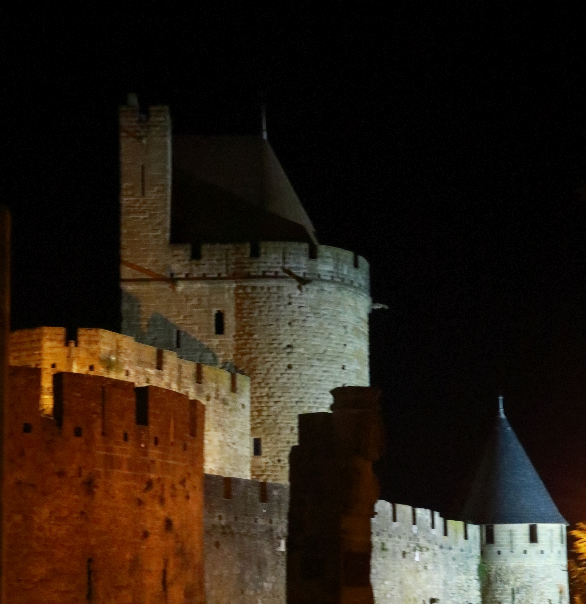 JillHpdc's tweet photo. #FrenchDiary day 4
La Rochelle to Carcassonne and a first (rather fuzzy) look at the mediaeval city π° https://t.co/E31iq4NNib