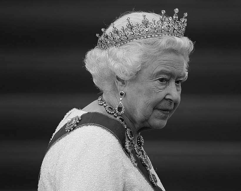 kindaintoit__'s tweet photo. 🕊 Dokładnie rok temu, 8 września 2022, w swoim ukochanym Balmoral, odeszła królowa Elżbieta II. Przeżyła dziewięćdziesiąt sześć lat, piętnastu premierów i była najdłużej panującym monarchą w Wielkiej Brytanii - zasiadała na tronie przez ponad siedemdziesiąt lat. https://t.co/rNmNJ1QB8q