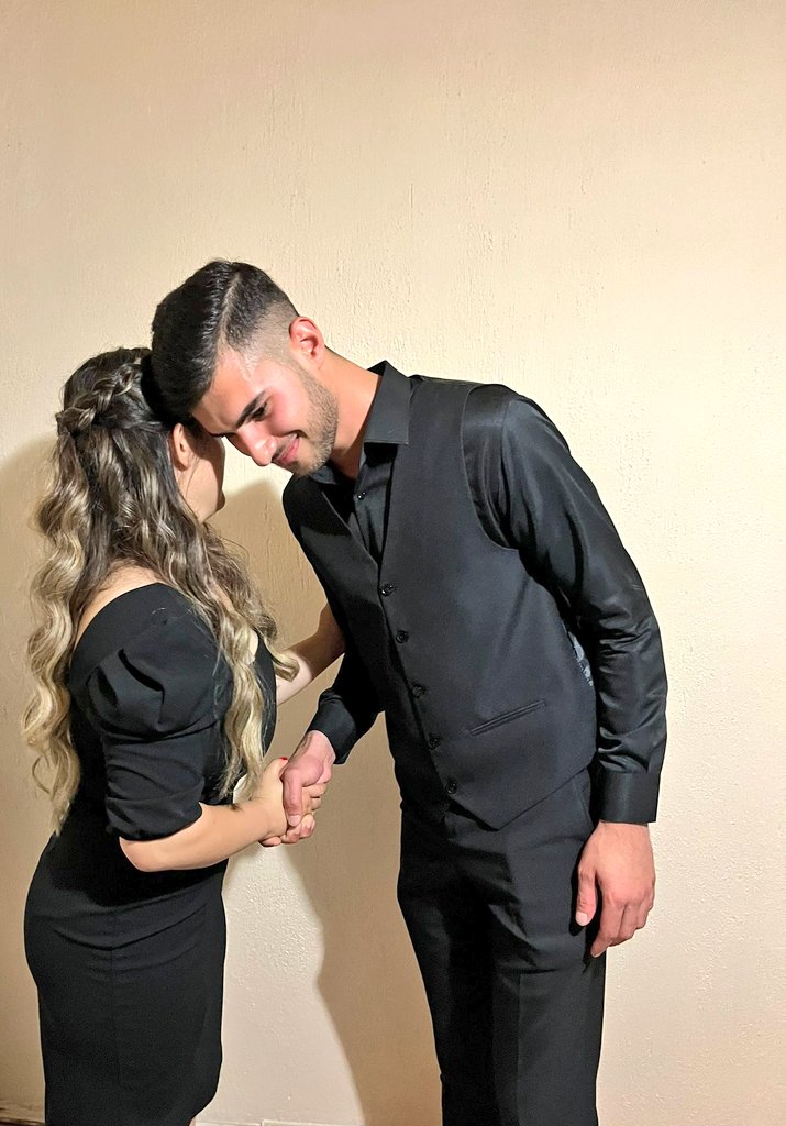 Ftmaprhn's tweet photo. #6 Yılın Sonunda Zafer Bizimdir Tebrikleşmesi😂🥰 https://t.co/XKDIZz3WJf