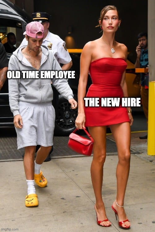 RedSharkDigital's tweet photo. Camera-ready or not—the digital marketing grind treks on. ✨
Can anyone else relate? Let us know in the comments below!
#digitalmarketingagency #digitalmarketers #digitalmarketingstruggles #seo #sales #designers #graphicdesign #webdevelopment #webdevelopers #2typesofpeople https://t.co/hVsVVUHb3T
