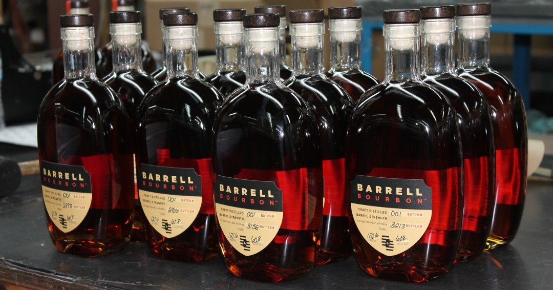 BarrellBourbon's tweet photo. Blending done right since 2013. Throwback to our first bottling of Barrell Bourbon Batch 001!

#BarrellCraftSpirits #BarrellBourbon #bourbon #whiskey #whisky #BlendedToNeverBlendIn #throwback #tbt #BourbonHeritageMonth https://t.co/iEs5c9HN28