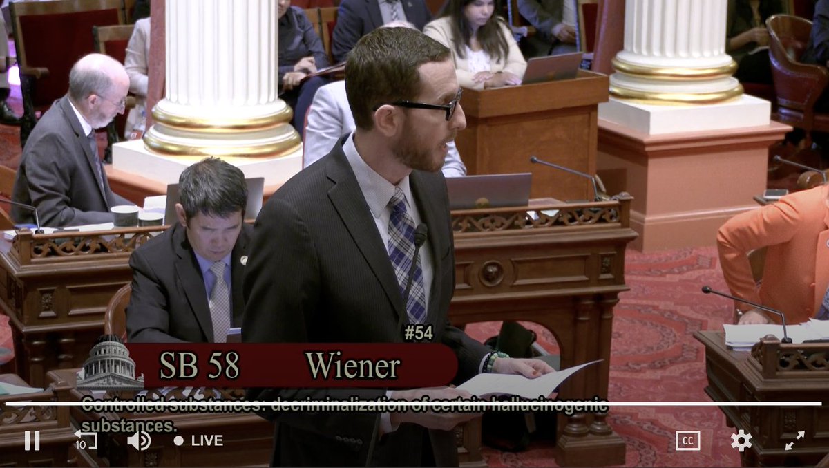 tomangell's tweet photo. BREAKING: California lawmakers sent Gov. Gavin Newsom a bill to legalize possession and cultivation of certain psychedelics.

Newsom has long criticized the war on drugs, but last year he vetoed a bill to allow safe consumption sites…

https://t.co/Qb3G77MV2V https://t.co/O4HnO6tKix