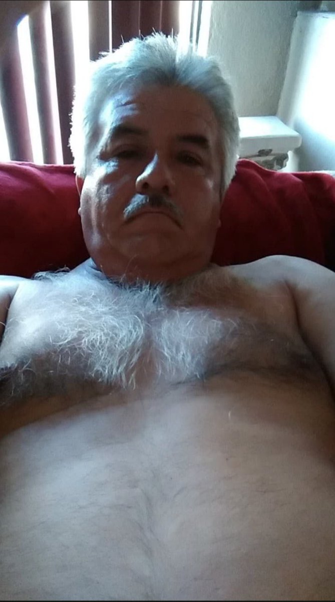 MAXGAELPAREJA's tweet photo. ¿Alguien que quiera conocer a nuestro amiguito MIGUEL? Es un oso polar maduro muy delicioso.😍👅🔥🍆

AYUDANOS CON RT!! https://t.co/92Sxv8BADq