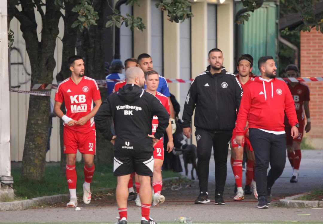 KarlbergsBK's tweet image. Nionde raka segern och fler segrar ska det bli! 

4-1 mot Viggbyholm sköt upp KB i delad serieledning 🔴⚪️

Vi ses på söndag hemma mot Arlanda ⚽️