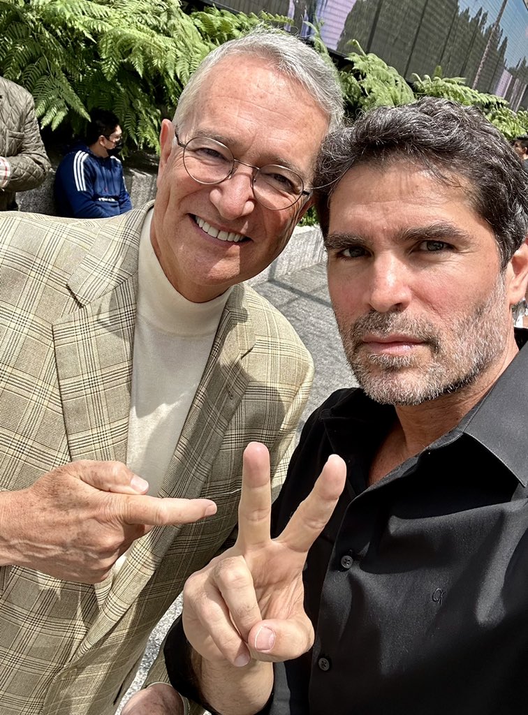 Eduardo Verástegui (@everastegui) on Twitter photo Un gran gusto vernos esta mañana, querido amigo <a href="/RicardoBSalinas/">Don Ricardo Salinas Pliego</a>. Efectivamente, estamos cocinando un proyecto de libertad para México. Pronto, más detalles. Juntos somos más fuertes. #VivaMéxico Un gran gusto vernos esta mañana, querido amigo <a href="/RicardoBSalinas/">Don Ricardo Salinas Pliego</a>. Efectivamente, estamos cocinando un proyecto de libertad para México. Pronto, más detalles. Juntos somos más fuertes. #VivaMéxico