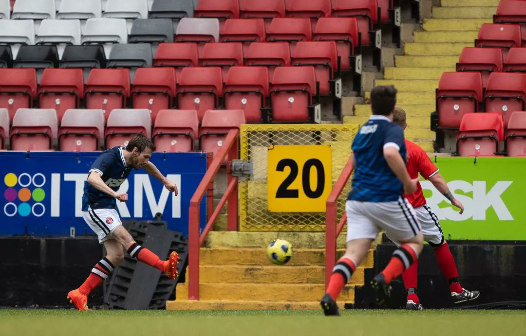 samlwinter's tweet photo. Throwback Thursday to playing at The Valley. Even managed to get on the scoresheet #Invicta #lgbtq #football #footballagainsthomophobia https://t.co/wsjdjORKBe